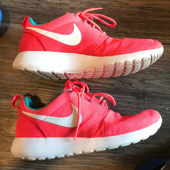 Nike Roshe Pink Women’s - Picture 5 of 5